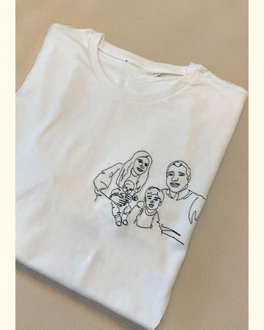 T-shirt foto ricamata