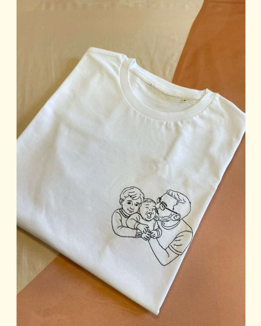 T-shirt foto ricamata